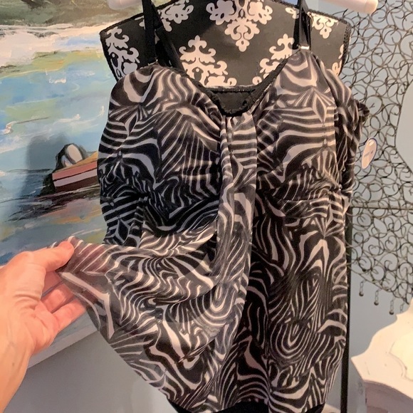 NWT, Swimsuits For All Black & White Overlay, sz20 - Picture 3 of 6